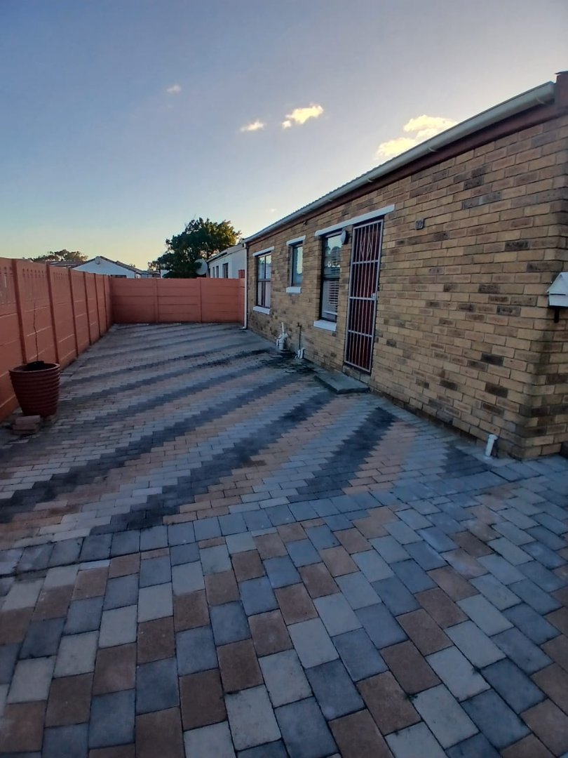 To Let 2 Bedroom Property for Rent in Rondevlei Park Western Cape